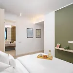 North By Urbanesq Cortina I