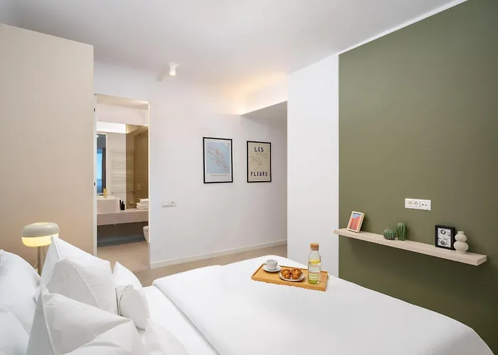 North By Urbanesq Cortina I